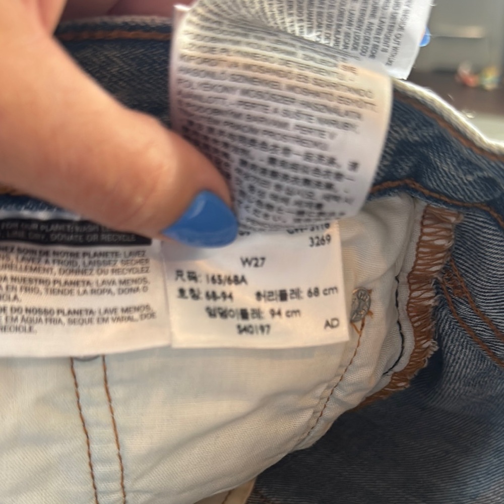 Levi's Distressed Denim 501 Shorts, Size 27 - Picture 9 of 12